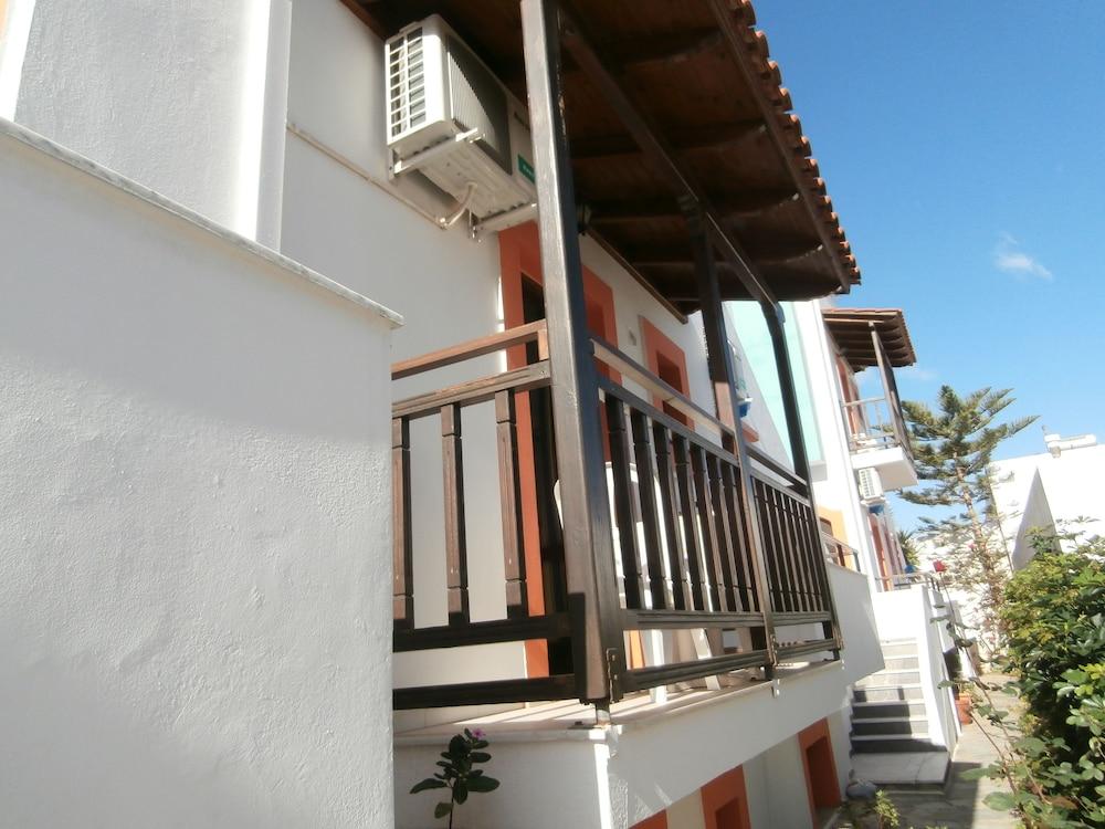 Creta Mar-Gio Aparthotel Malia Buitenkant foto